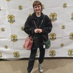 Meet your Posher, Liz